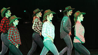 TVG Tanzshow Fotogalerie. TV Grundhof. Wahre Liebe. TVG Tanzshow Fotogalerie. TV Grundhof. Wahre Liebe.
