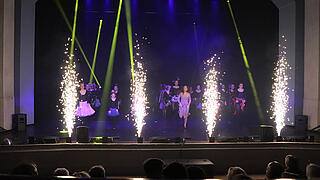 TVG Tanzshow Fotogalerie. TV Grundhof. Wahre Liebe. TVG Tanzshow Fotogalerie. TV Grundhof. Wahre Liebe.