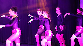TVG Tanzshow Fotogalerie. TV Grundhof. Wahre Liebe. TVG Tanzshow Fotogalerie. TV Grundhof. Wahre Liebe.