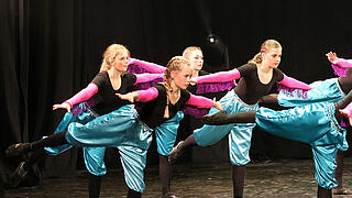 TVG Tanzshow Fotogalerie. TV Grundhof. Wahre Liebe. TVG Tanzshow Fotogalerie. TV Grundhof. Wahre Liebe.