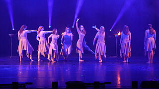 TVG Tanzshow Fotogalerie. TV Grundhof. Wahre Liebe. TVG Tanzshow Fotogalerie. TV Grundhof. Wahre Liebe.