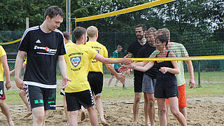 Sommerfest Grau außen – bunt innen. TV Grundhof. Wahre Liebe.