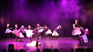 TVG Tanzshow Fotogalerie. TV Grundhof. Wahre Liebe. TVG Tanzshow Fotogalerie. TV Grundhof. Wahre Liebe.